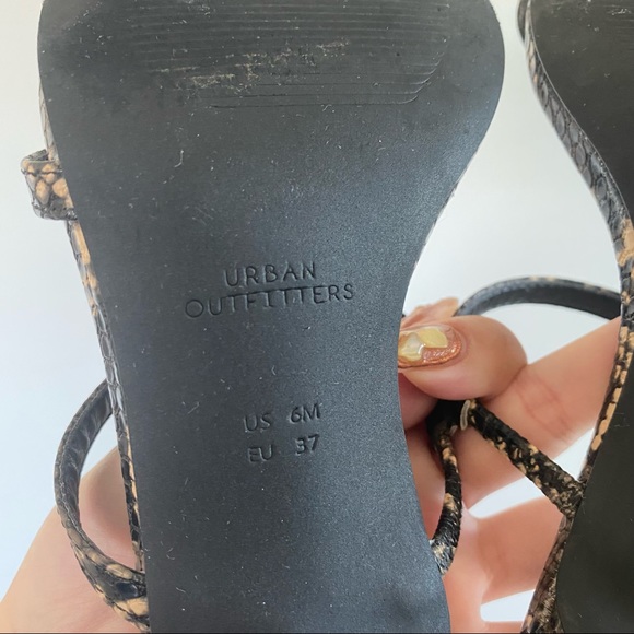 Urban Outfitters Kim Kitten Heel - Picture 10 of 11